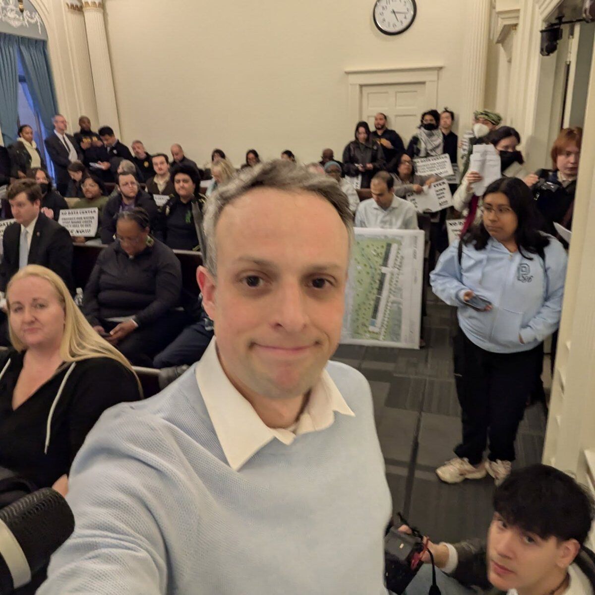 NO DATA CENTER
PROTECT OUR WATER
FEED MARIE FOSTER
THEY WILL BE HERE
NO DATA CENTER
NO DATA
EVER
NO